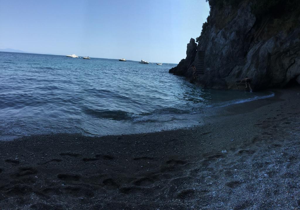 Il Capriccio Di Maria Guest House Vietri 外观 照片